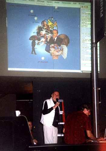 25. Digital Street Corner criao na Internet. O primeiro acontecimento planetrio (10.000 internautas) realizado com uma projeo gigante sobre a parede externa do Bass Museum de Miami no dia do vernissage da Art Basel Miami Beach e nos que se seguiram, novembro e dezembro de 2005, Miami.
